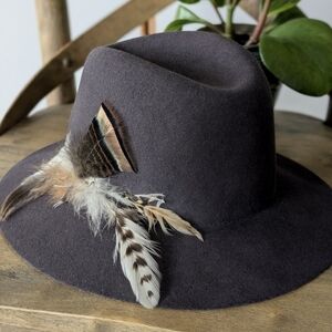 Janessa Leone Wool Hat Feathers M